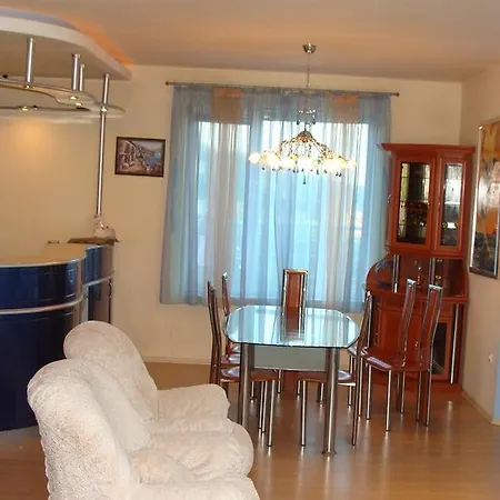 Primorskii Park Apartman *